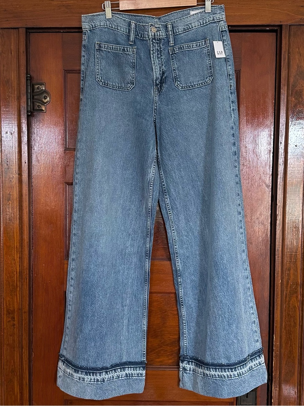 New Gap Mid Rise UltraSoft Wide Leg Baggy Jeans
Size 10 Tall Relaxed Slouchy Y2K - Picture 2 of 13